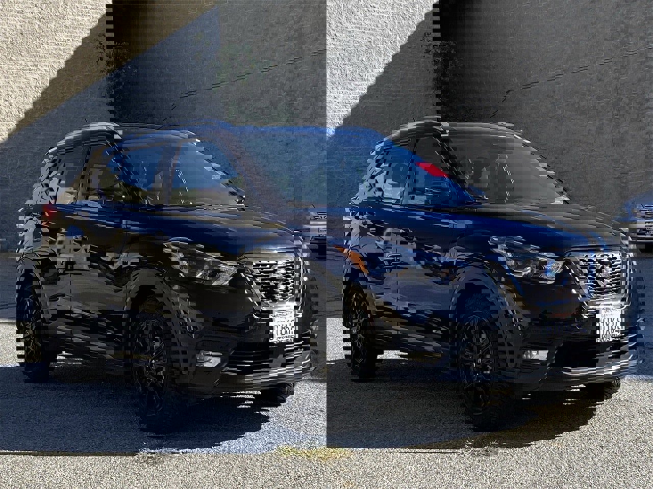 Certified 2020 Nissan Kicks SR image 2