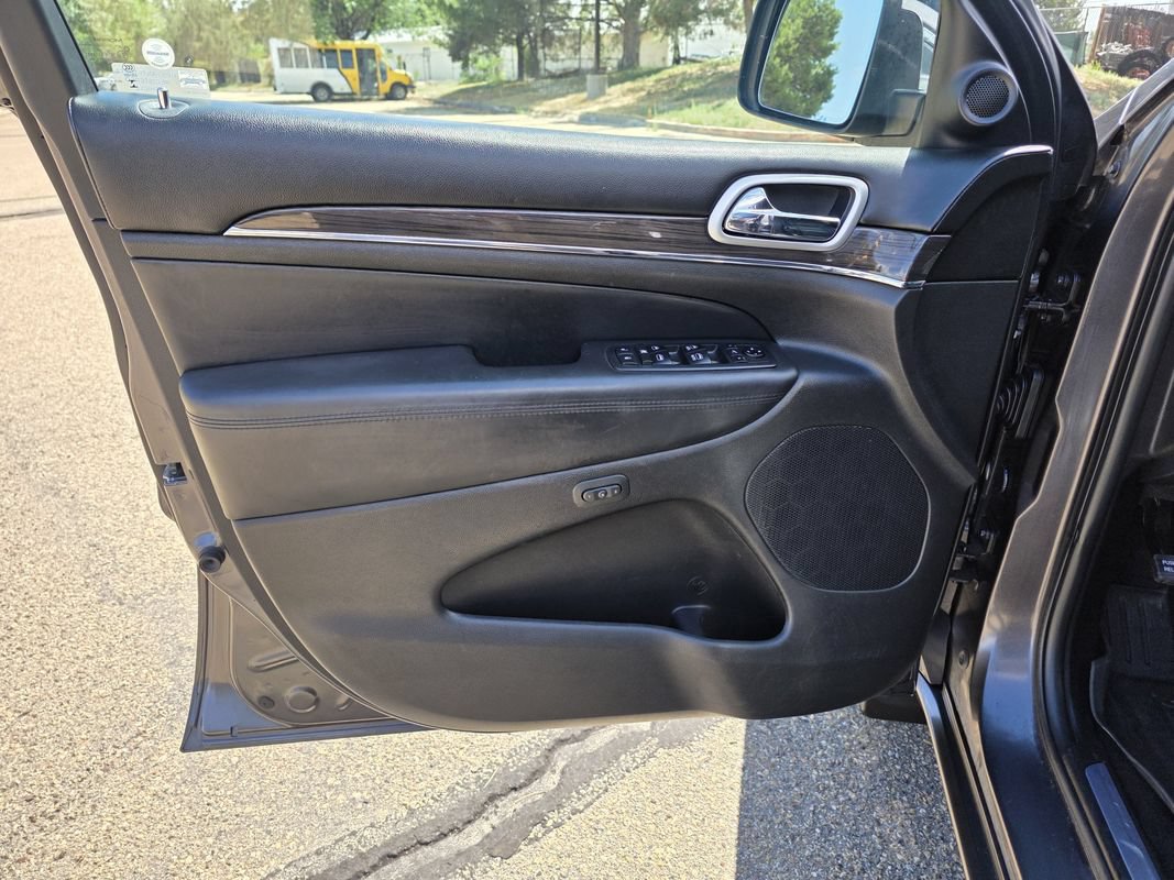 Used 2018 Jeep Grand Cherokee Overland AWD/4WD image 13