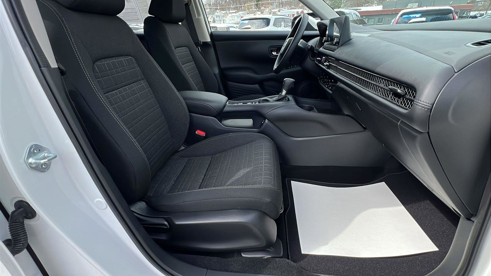 Certified 2025 Honda HR-V LX image 13