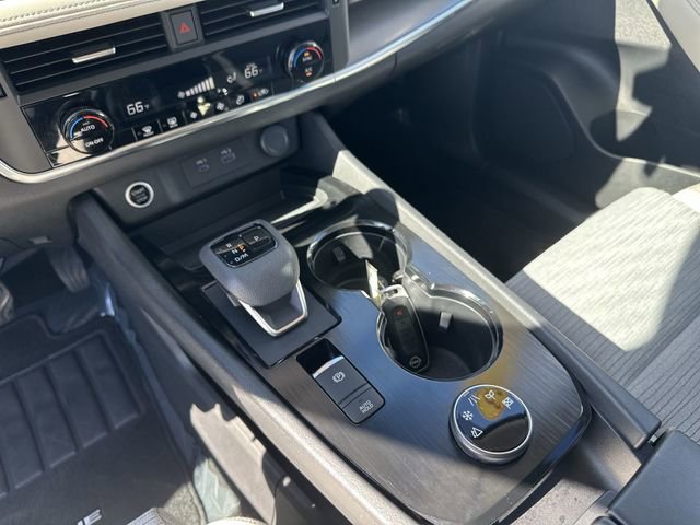 Certified 2023 Nissan Rogue SV image 26