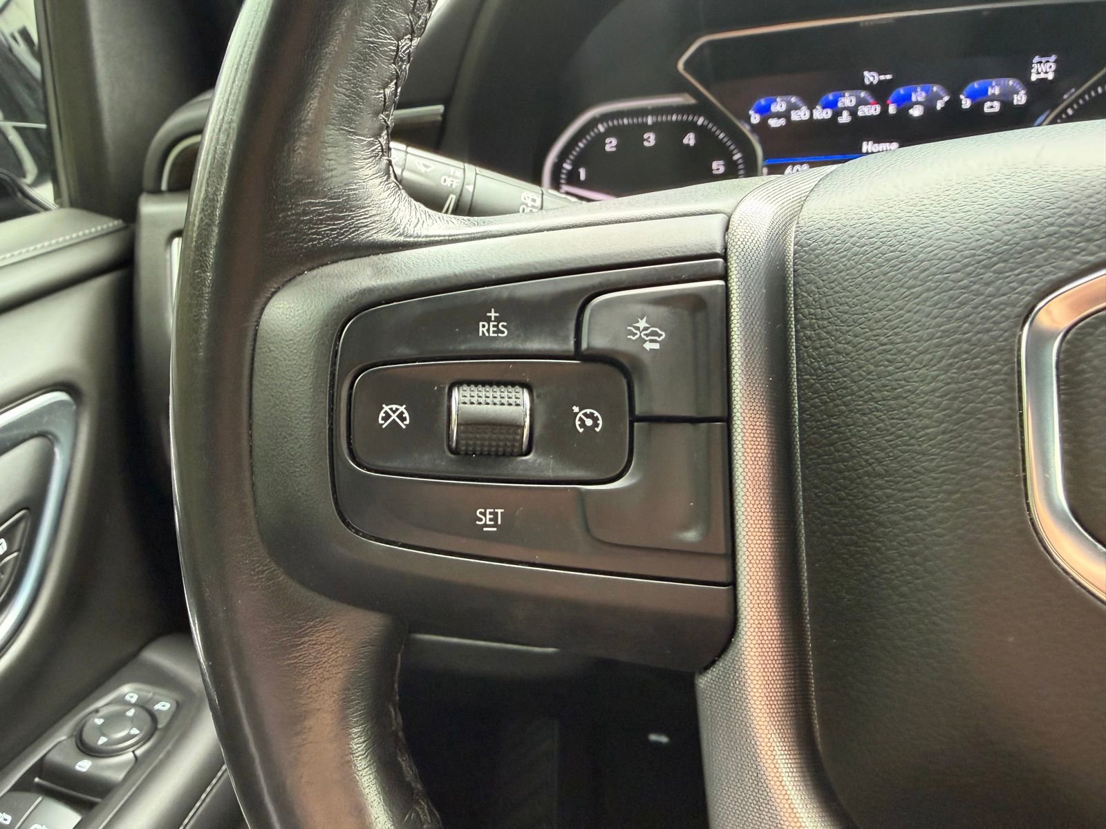 Used 2021 GMC Yukon SLE w/ Gmc Pro Safety Plus Package image 14