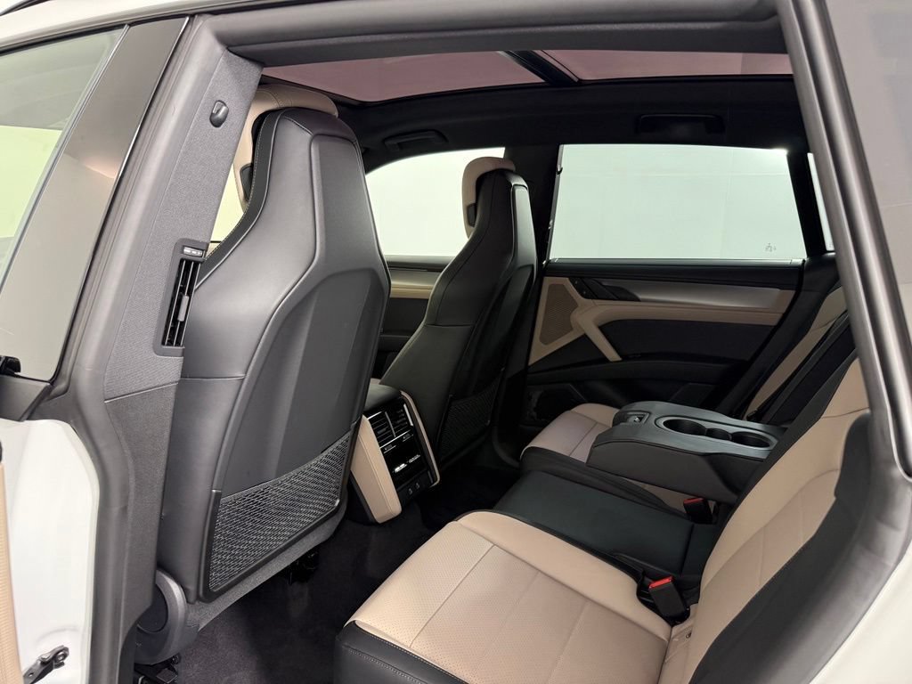 New 2026 Porsche Cayenne Electric AWD/4WD image 16