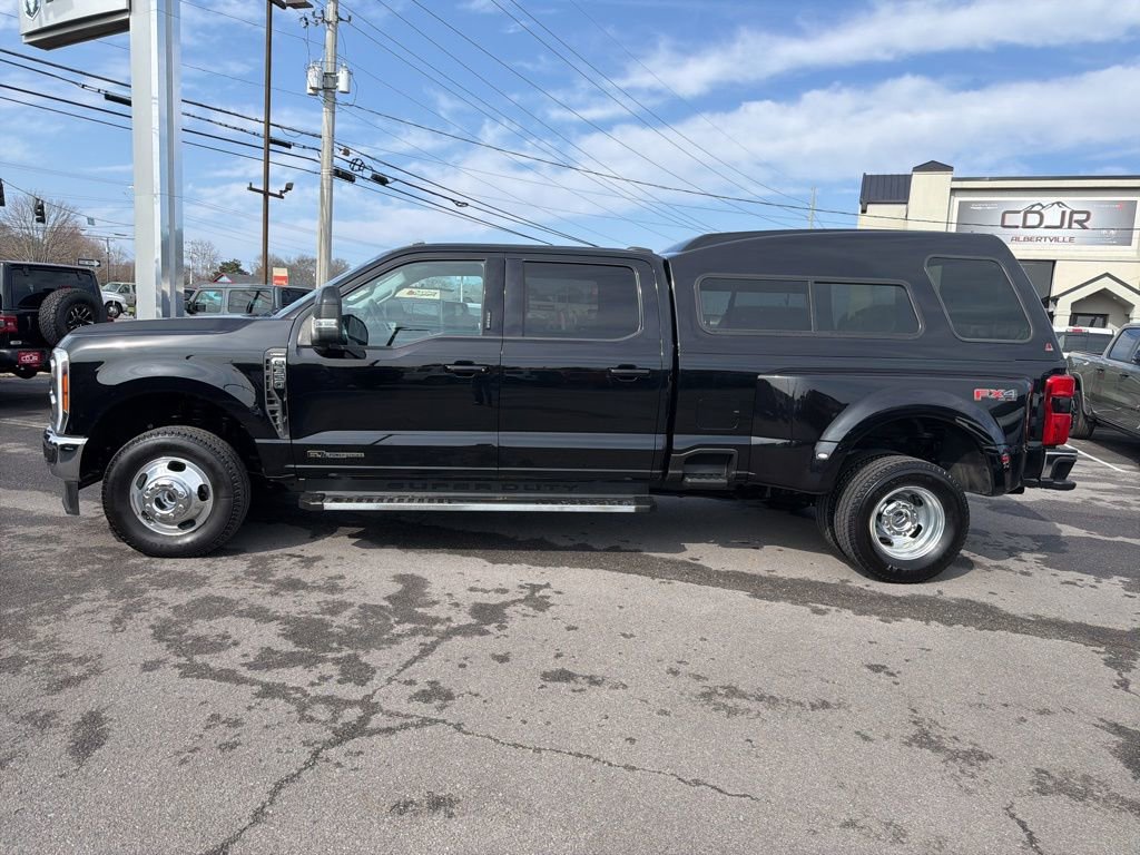 Used 2023 Ford F350 Lariat w/ FX4 Off-Road Package AWD/4WD image 5