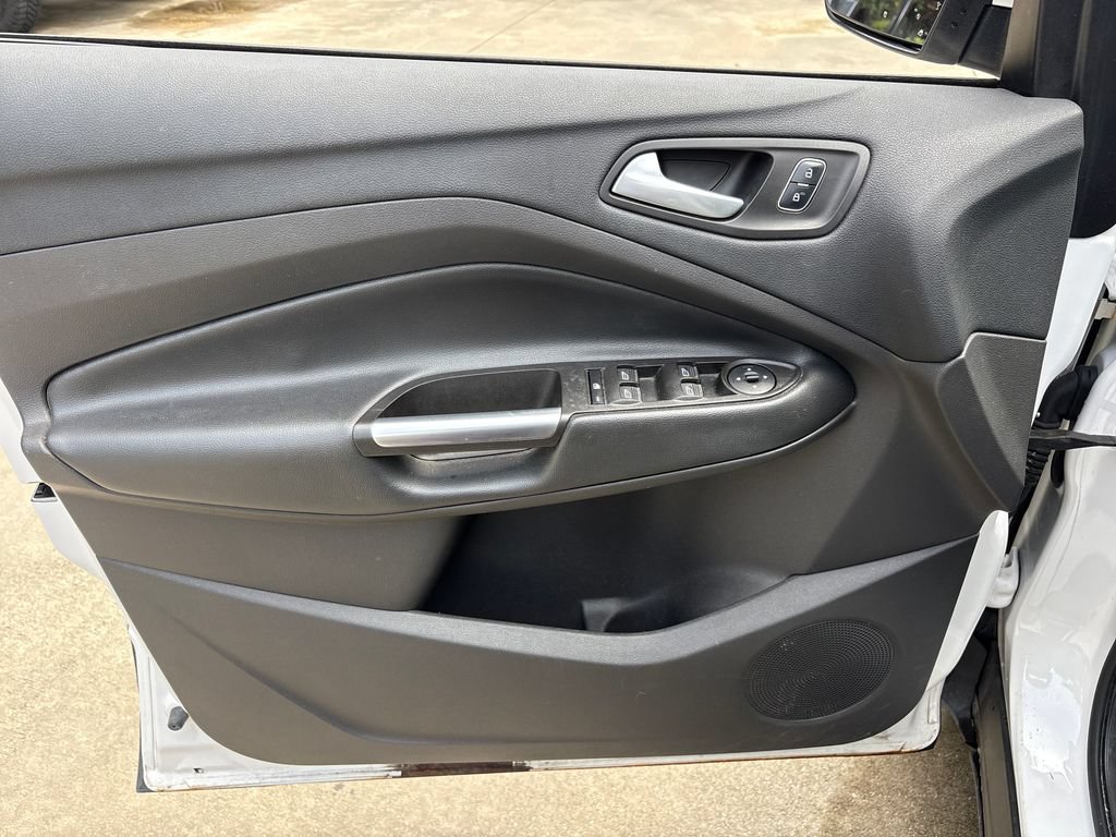 Used 2017 Ford Escape SE w/ Equipment Group 201A AWD/4WD image 16