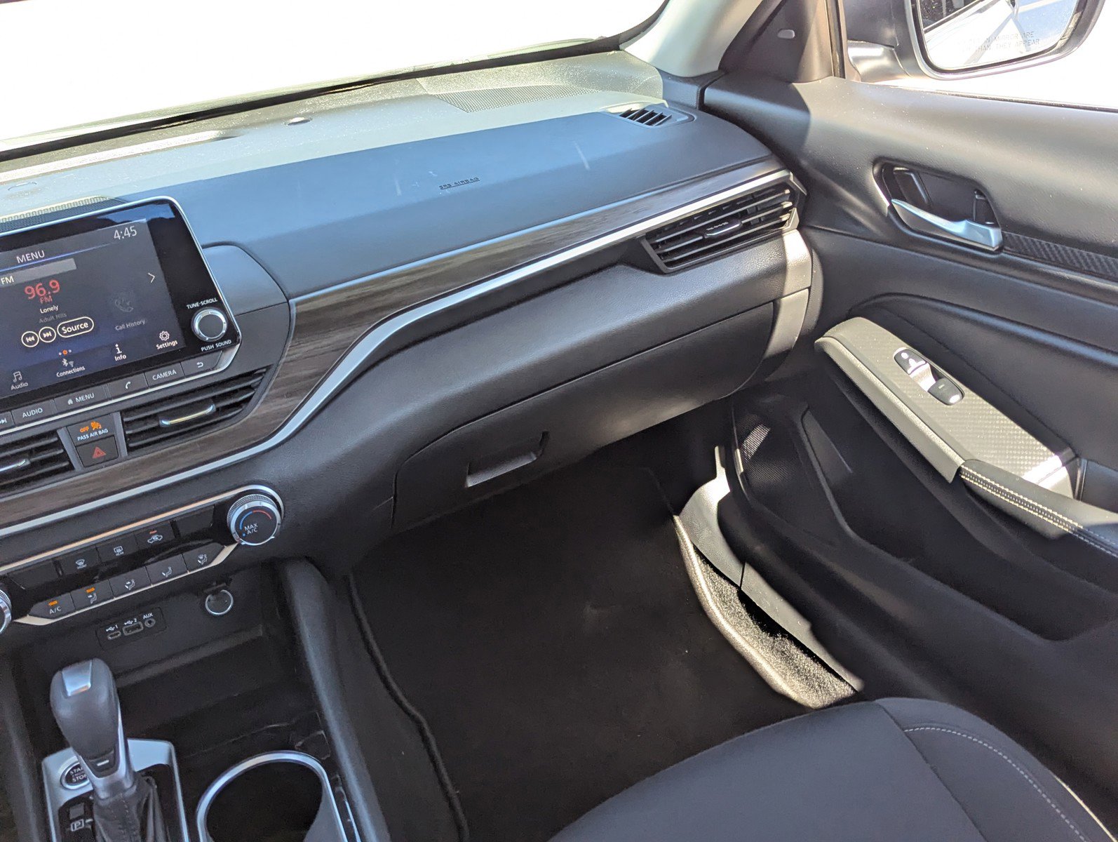 Used 2024 Nissan Altima 2.5 SV image 17