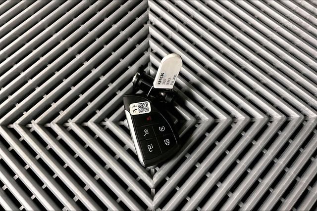 Used 2025 Buick Enclave Avenir FWD image 10