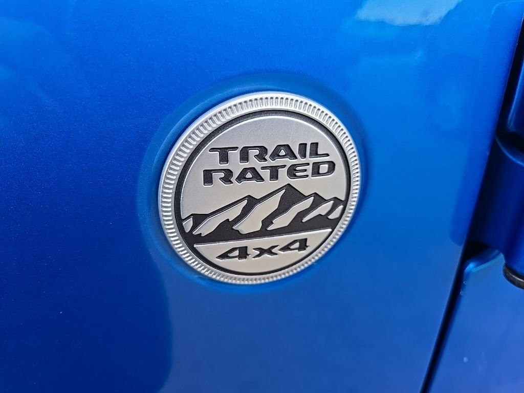 Used 2024 Jeep Wrangler Sahara w/ Technology Group AWD/4WD image 18