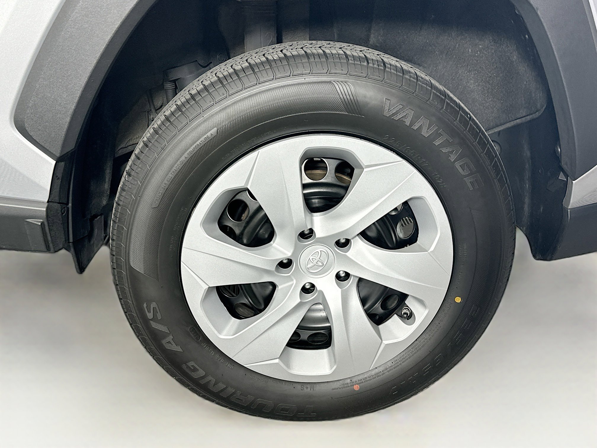 Used 2024 Toyota RAV4 LE image 11