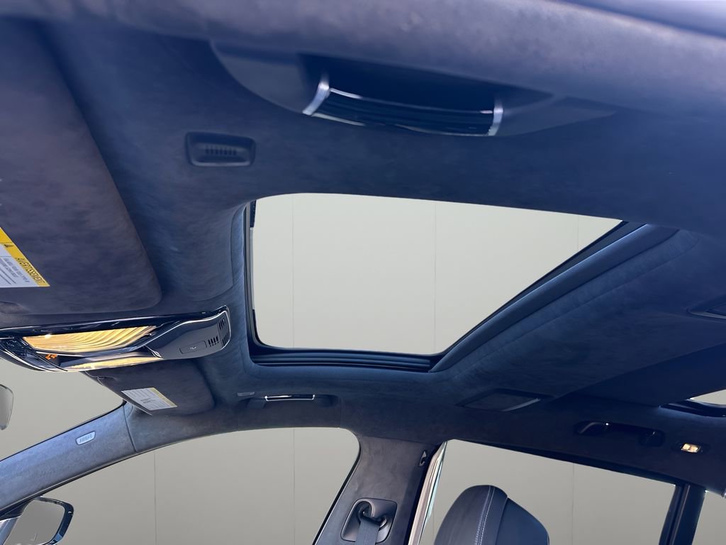 Used 2018 BMW M760i xDrive image 24