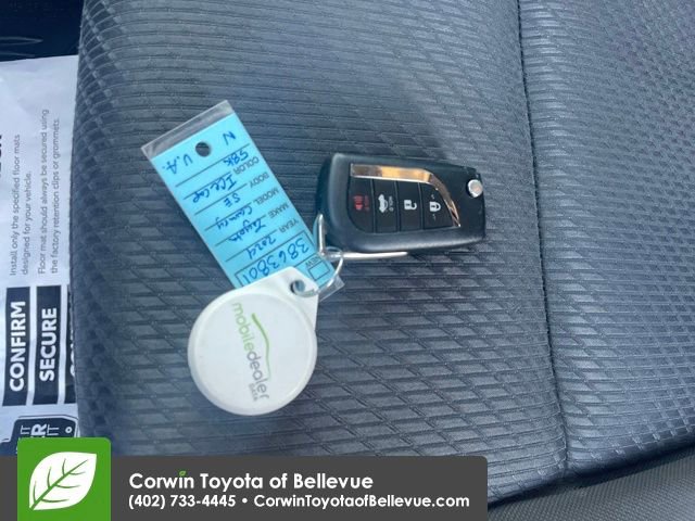 Used 2016 Toyota Highlander LE image 25