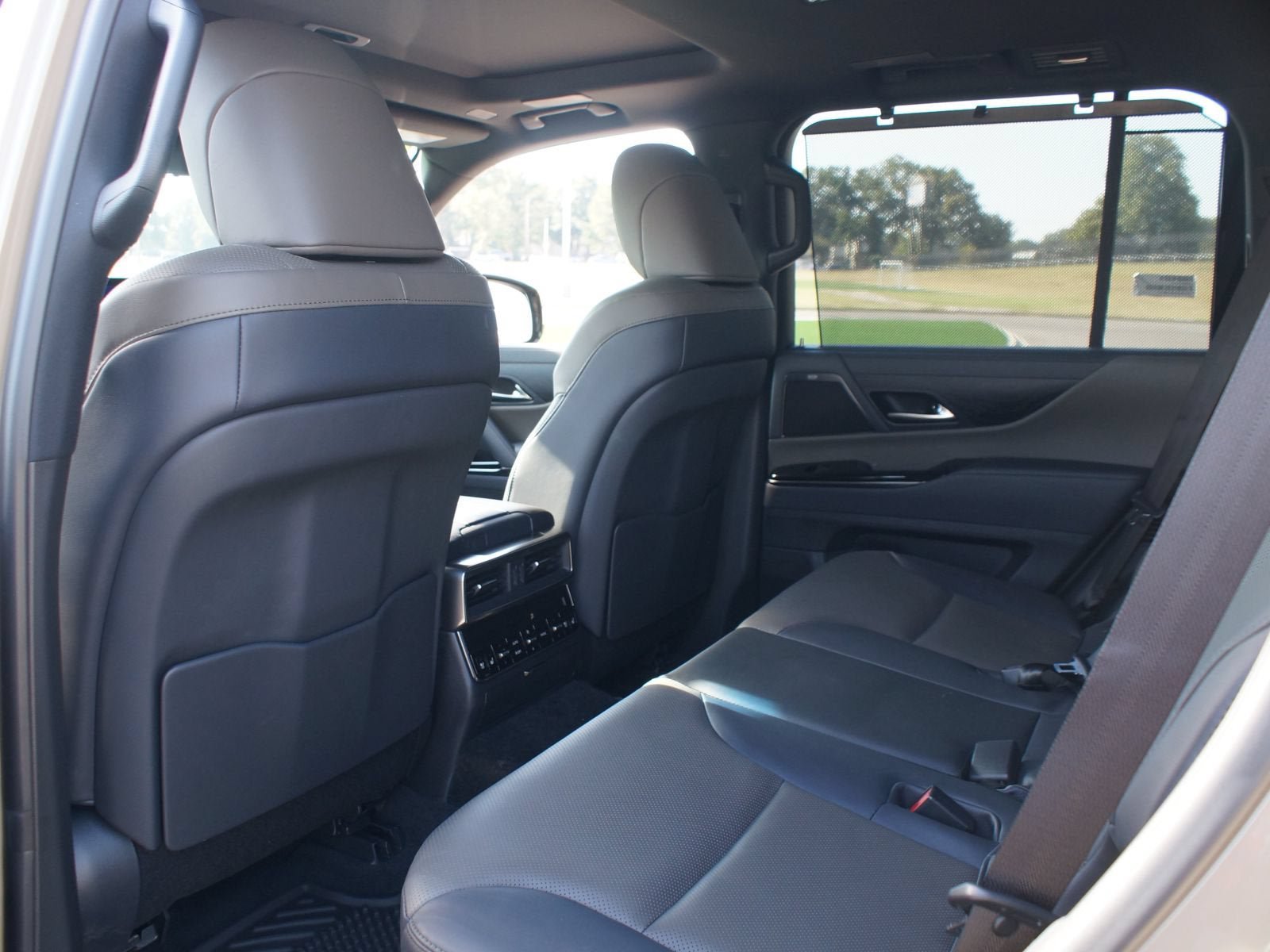 Used 2025 Lexus LX 700h Overtrail AWD/4WD image 17