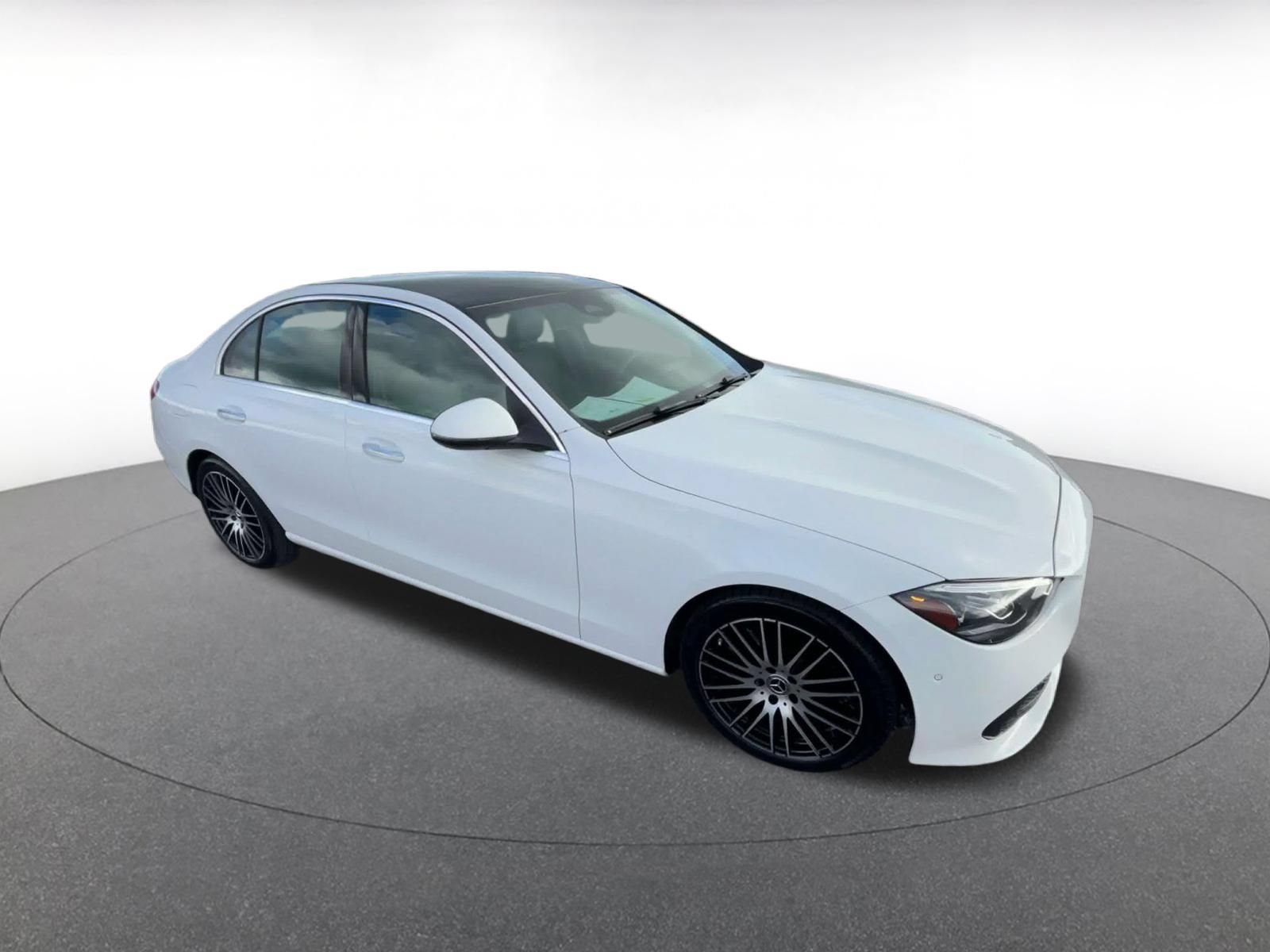Used 2024 Mercedes-Benz C 300 Sedan image 2