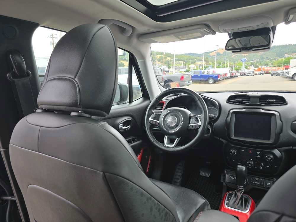 Used 2021 Jeep Renegade Trailhawk w/ Sun & Sound Group AWD/4WD image 10