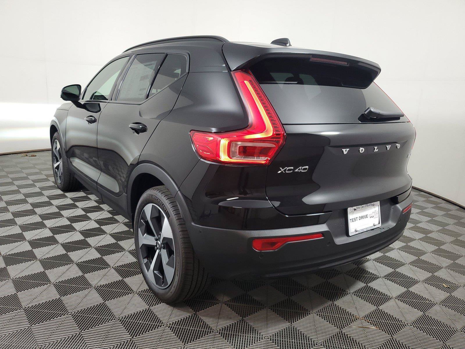 New 2026 Volvo XC40 B5 Plus w/ Protection Package Premier AWD/4WD image 4