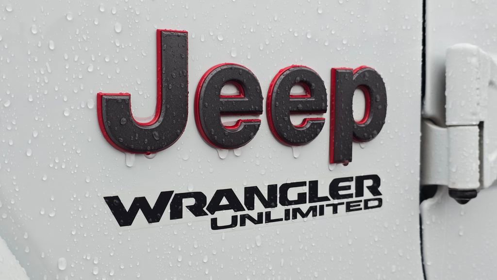 Used 2019 Jeep Wrangler Unlimited Rubicon w/ Steel Bumper Group image 18
