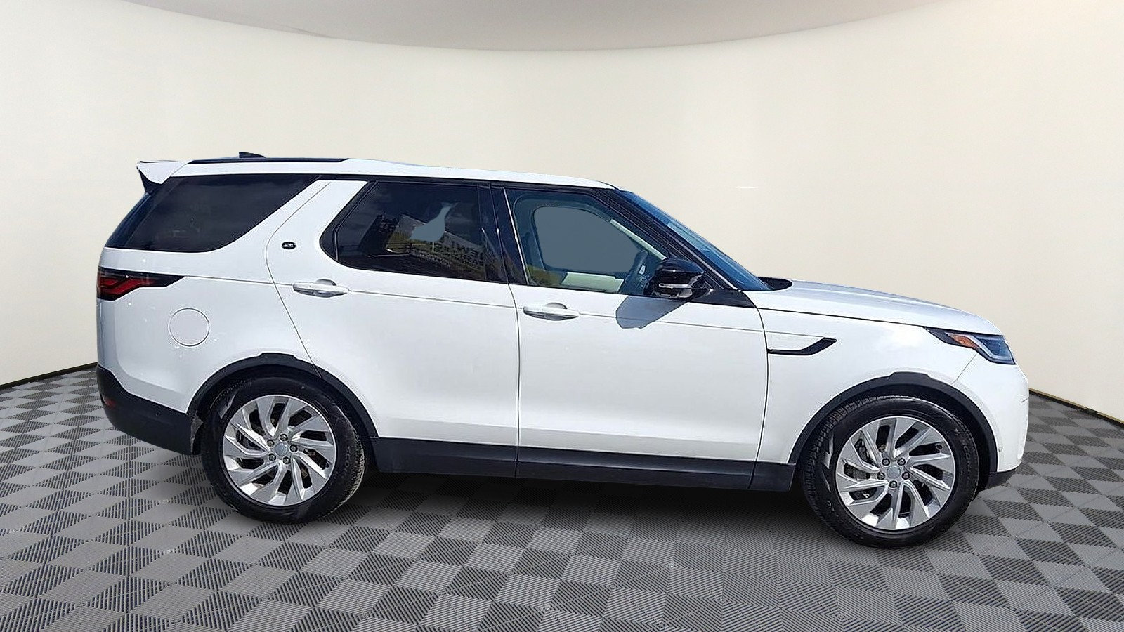 Certified 2026 Land Rover Discovery S AWD/4WD image 9