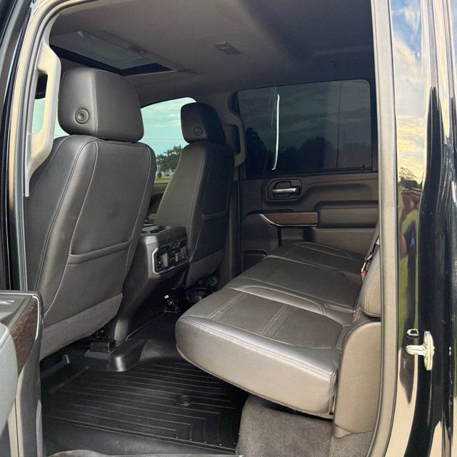 Used 2021 GMC Sierra 2500 Denali w/ Denali Black Diamond Edition AWD/4WD image 10