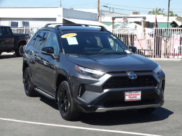 Used 2023 Toyota RAV4 XSE AWD/4WD image 2