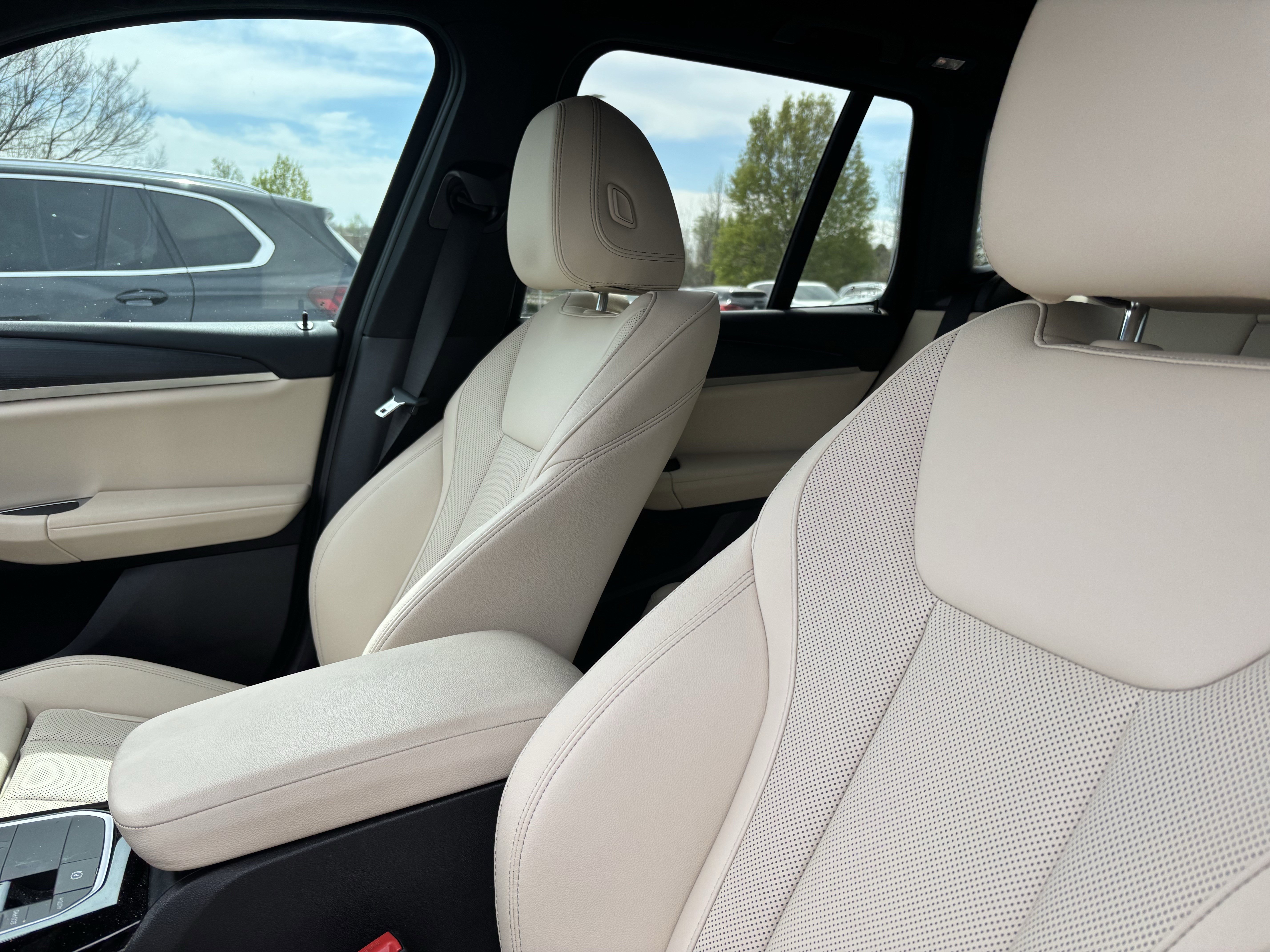 Used 2023 BMW X3 sDrive30i w/ Premium Package image 16