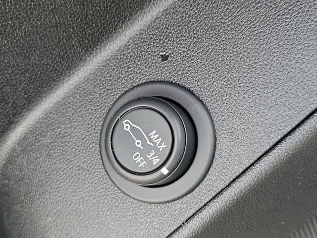 Used 2020 Chevrolet Equinox LT FWD image 23