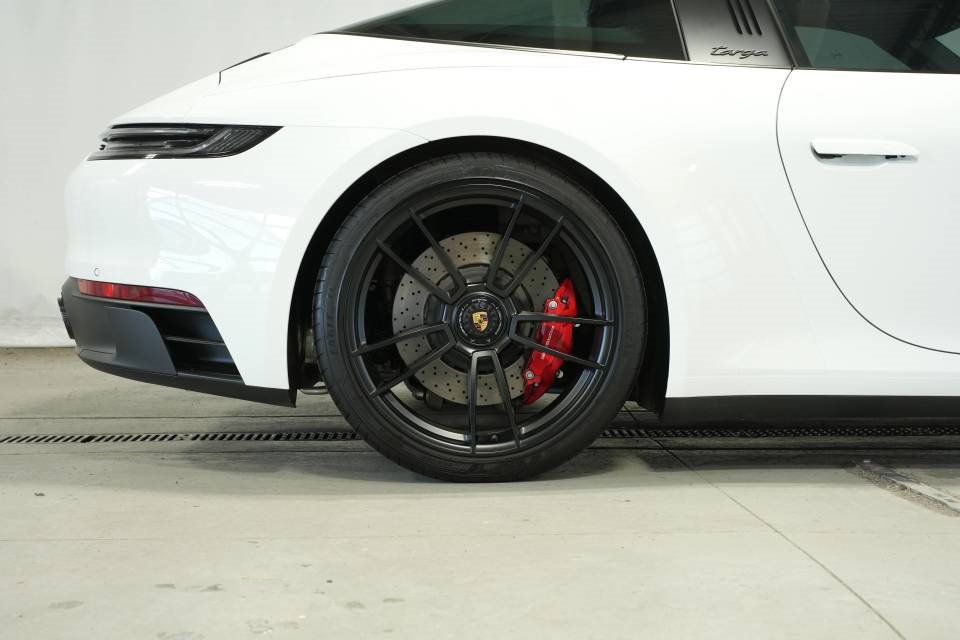 Used 2023 Porsche 911 Targa 4 GTS image 41