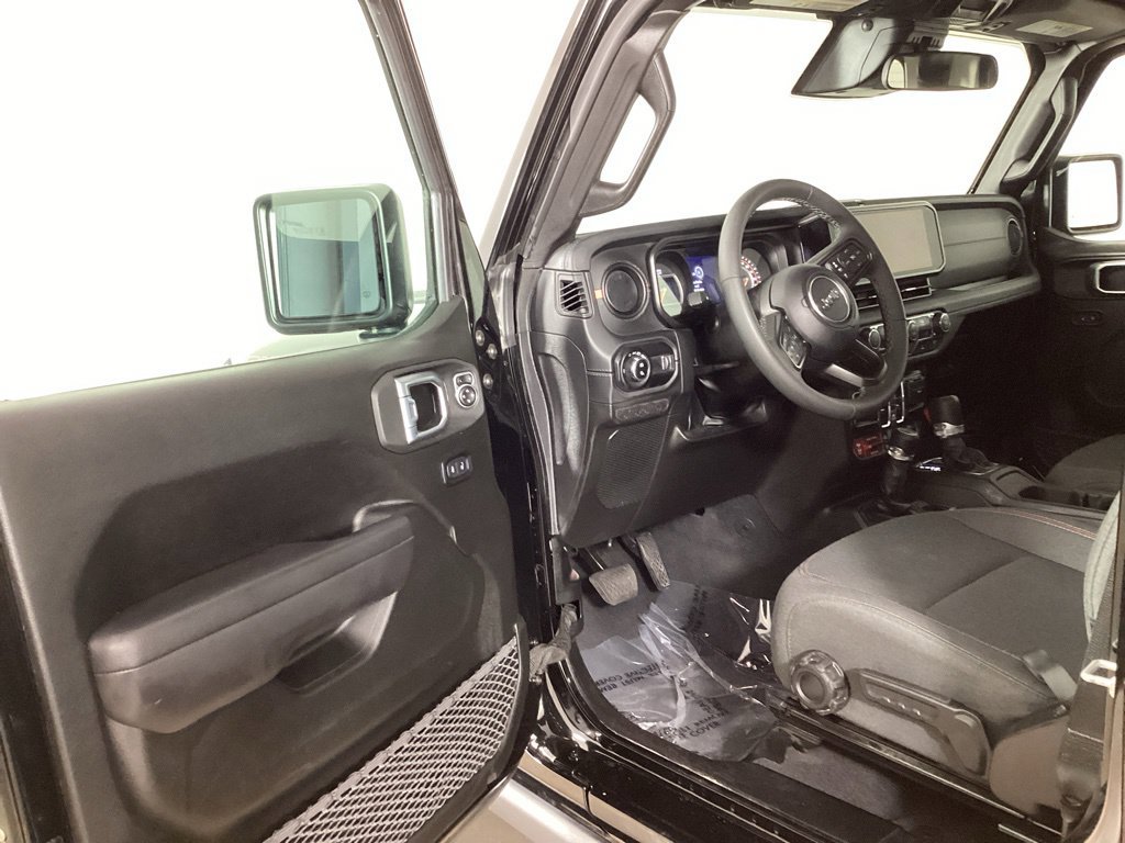 Used 2026 Jeep Gladiator Rubicon AWD/4WD image 9