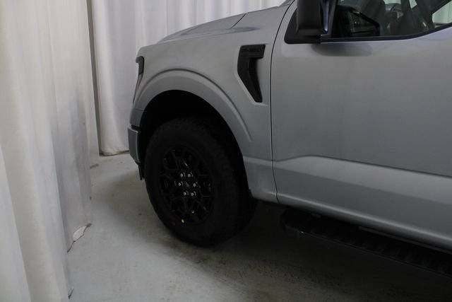 New 2026 Ford F150 XLT w/ XLT Black Appearance Package AWD/4WD image 28
