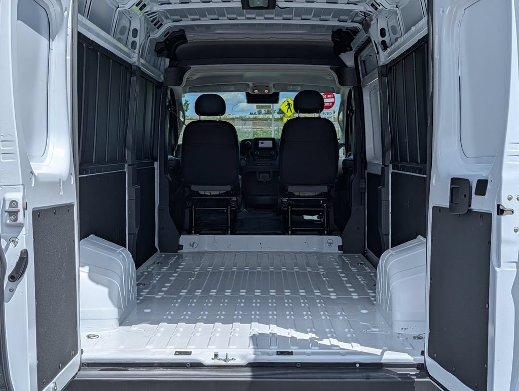 Used 2026 RAM ProMaster 2500 w/ Convenience Group FWD image 8