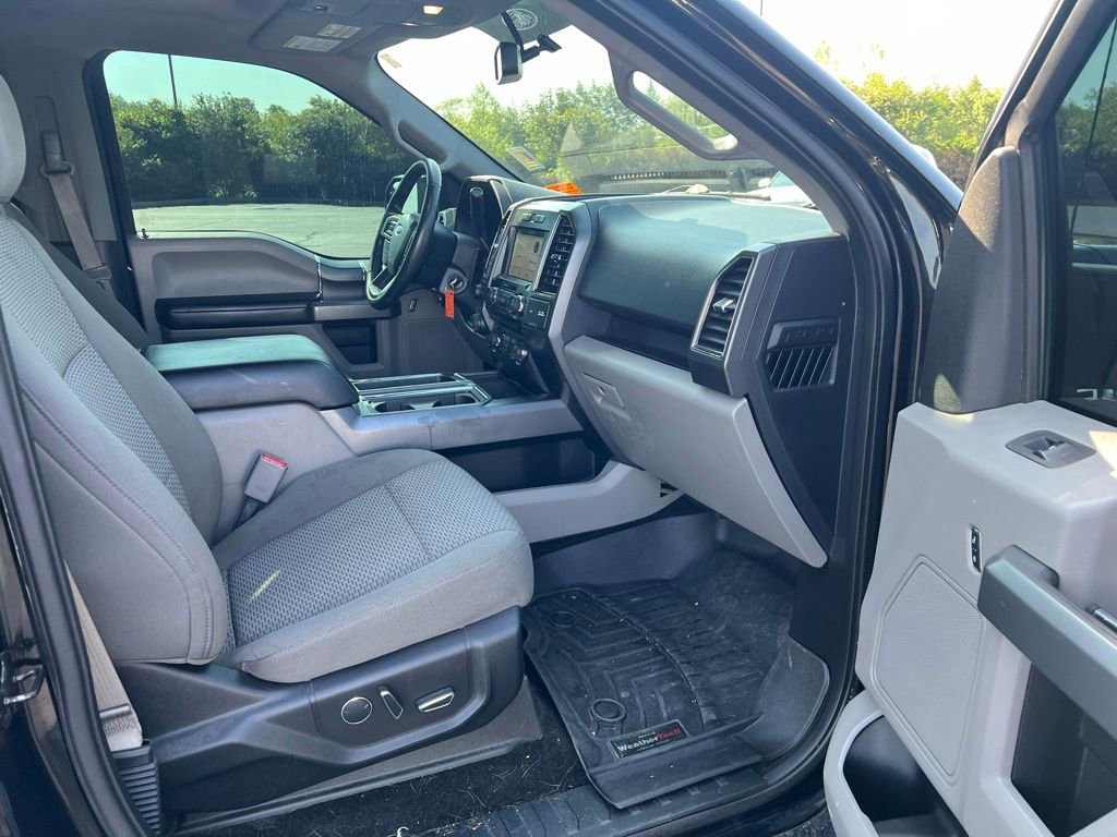 Used 2017 Ford F150 XLT w/ Equipment Group 302A Luxury AWD/4WD image 10