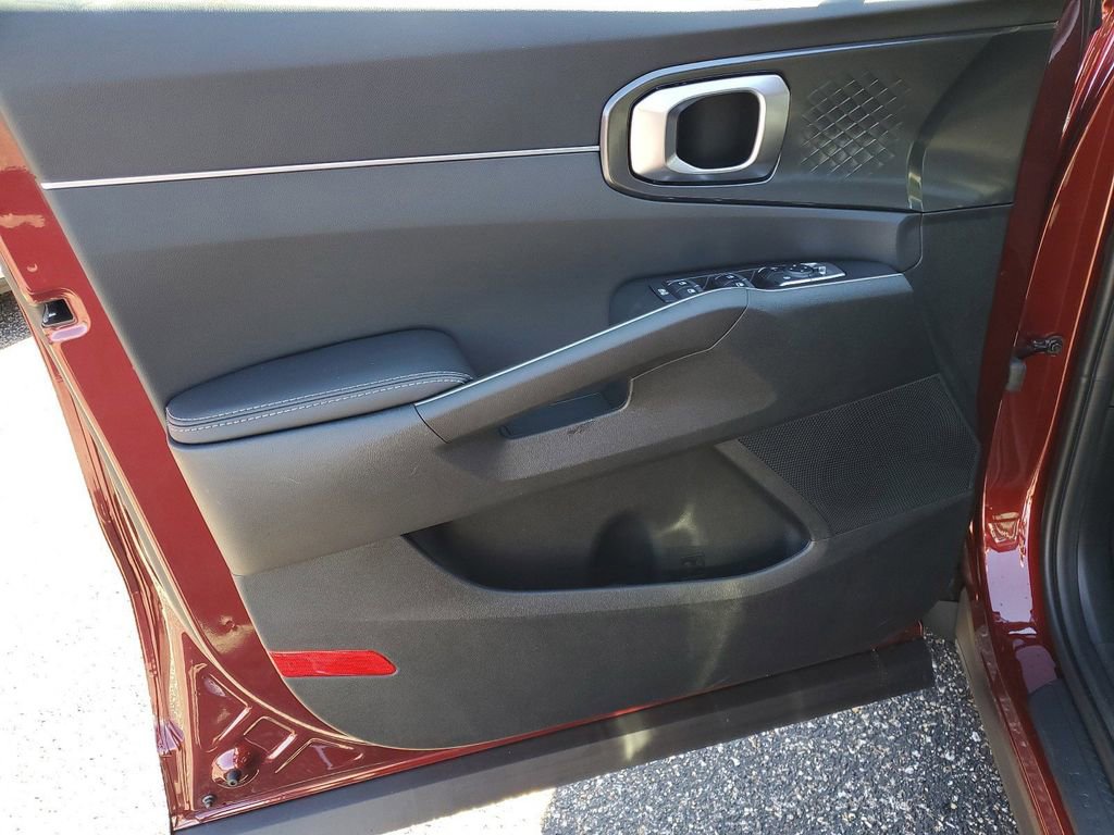 Used 2025 Kia Sorento S w/ Panoramic Sunroof Package FWD image 8