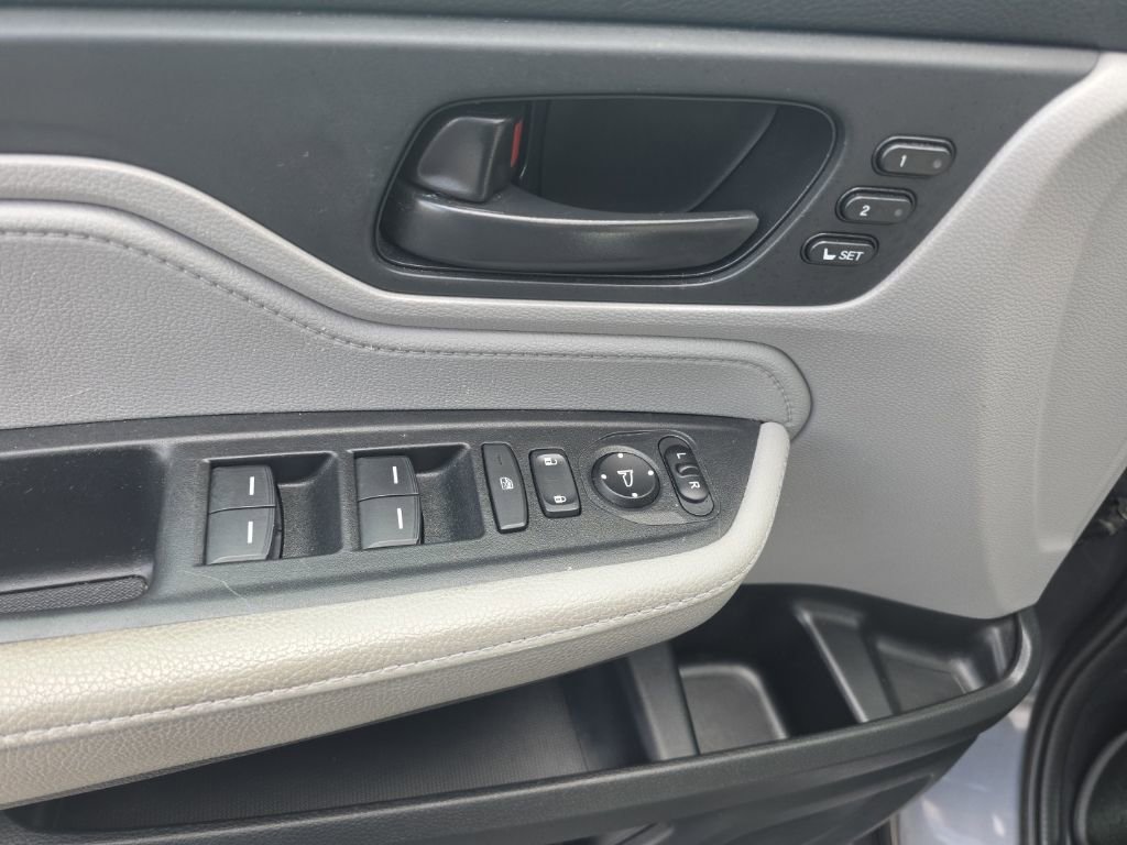 Used 2018 Honda Odyssey EX-L image 13