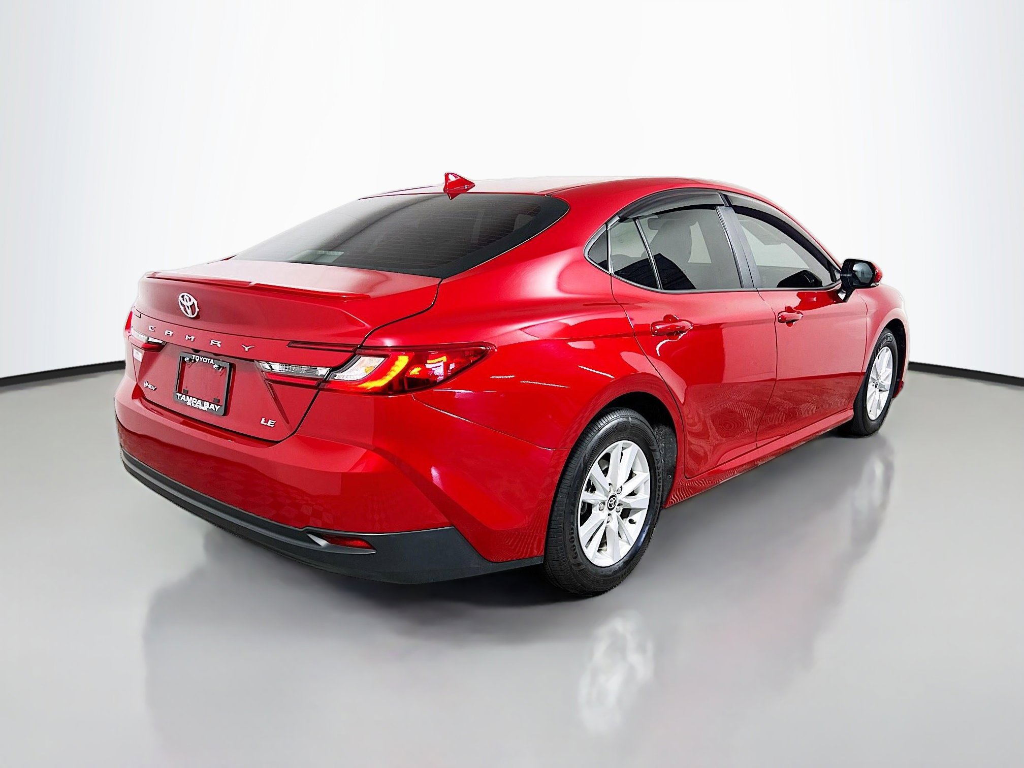 Used 2025 Toyota Camry LE w/ Convenience Package FWD image 4