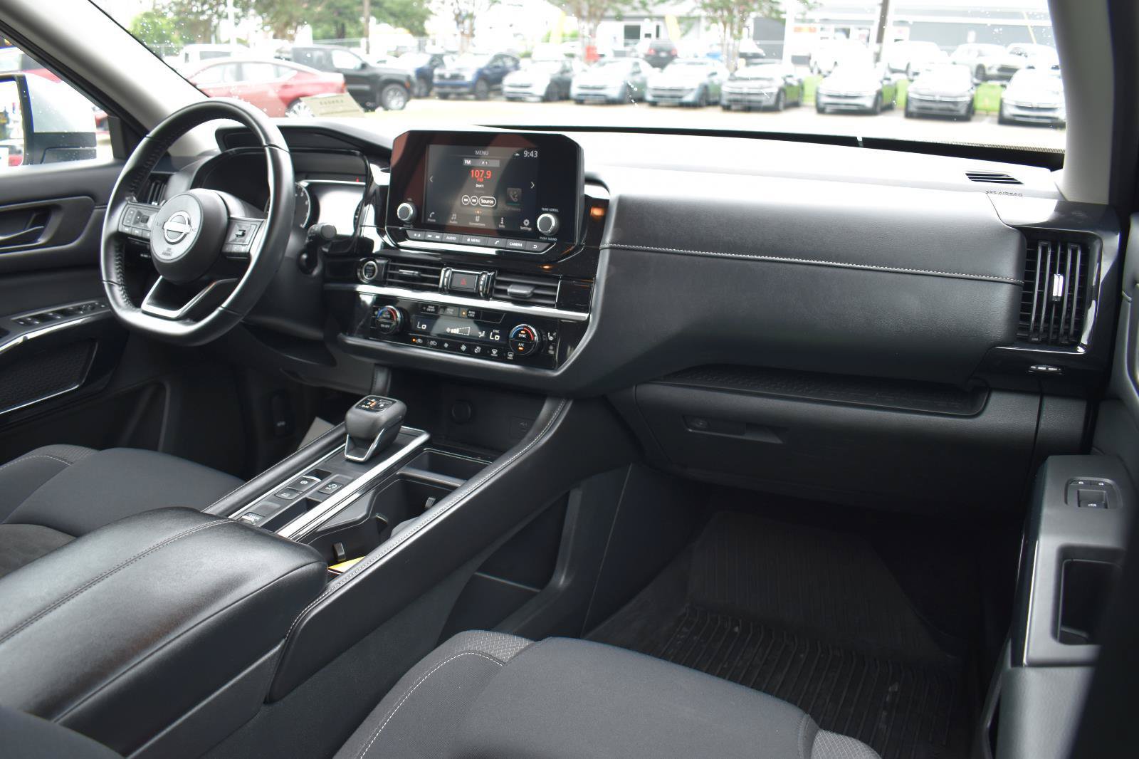Used 2024 Nissan Pathfinder SV FWD image 69
