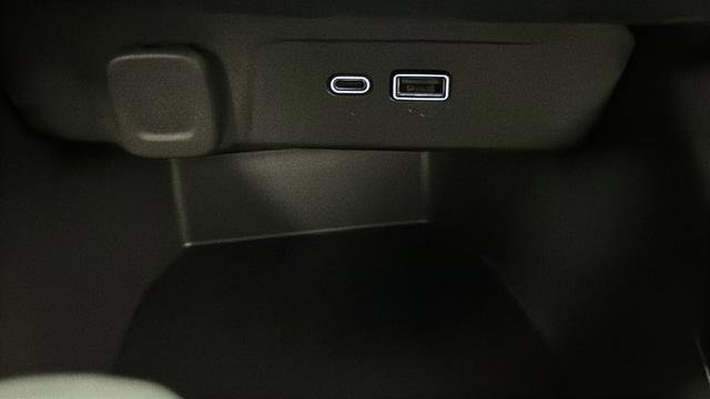 Used 2025 Chevrolet Trax LS w/ LS Convenience Package image 31