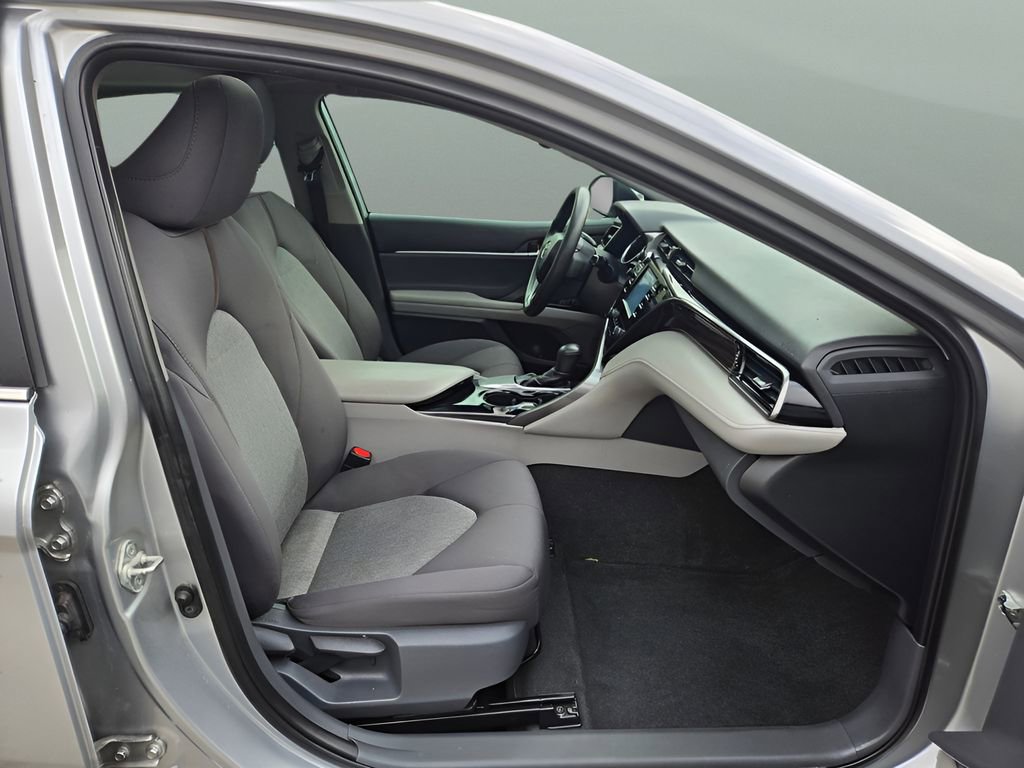 Used 2019 Toyota Camry LE w/ Convenience Package FWD image 10