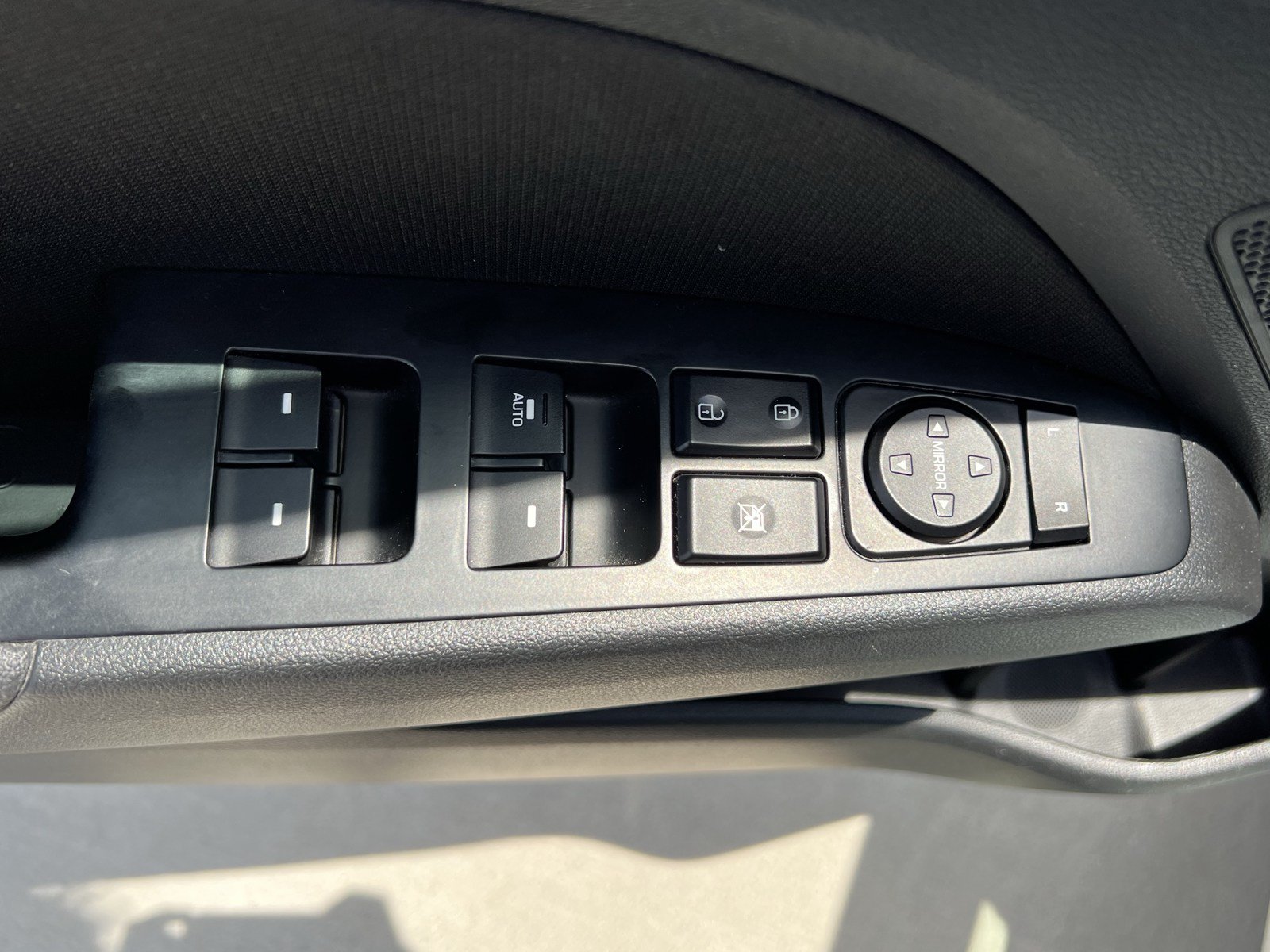 Used 2017 Hyundai Elantra Value Edition w/ Cargo Package FWD image 15