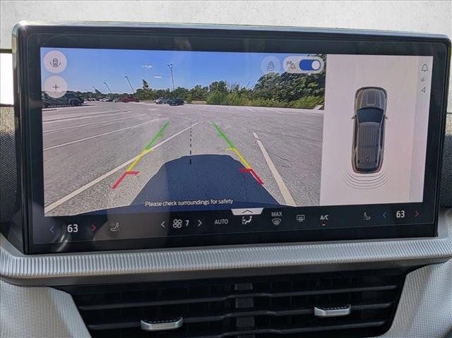 Used 2025 Ford Explorer Active w/ Active Comfort Package image 6