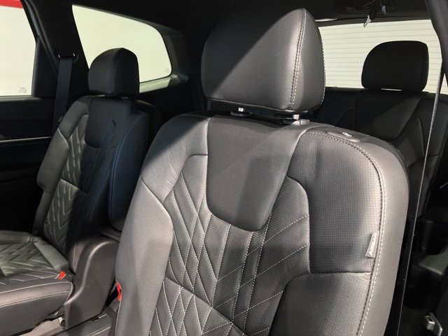 Used 2025 Kia Telluride AWD image 48