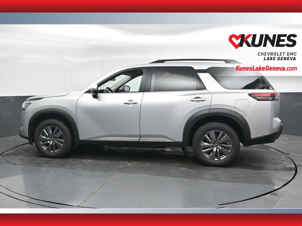 Used 2025 Nissan Pathfinder SV FWD image 9