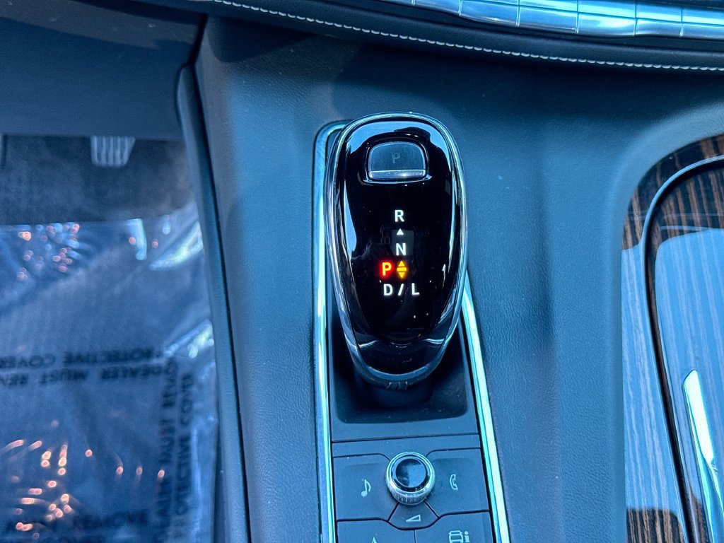 Used 2023 Cadillac Escalade Premium Luxury RWD image 23