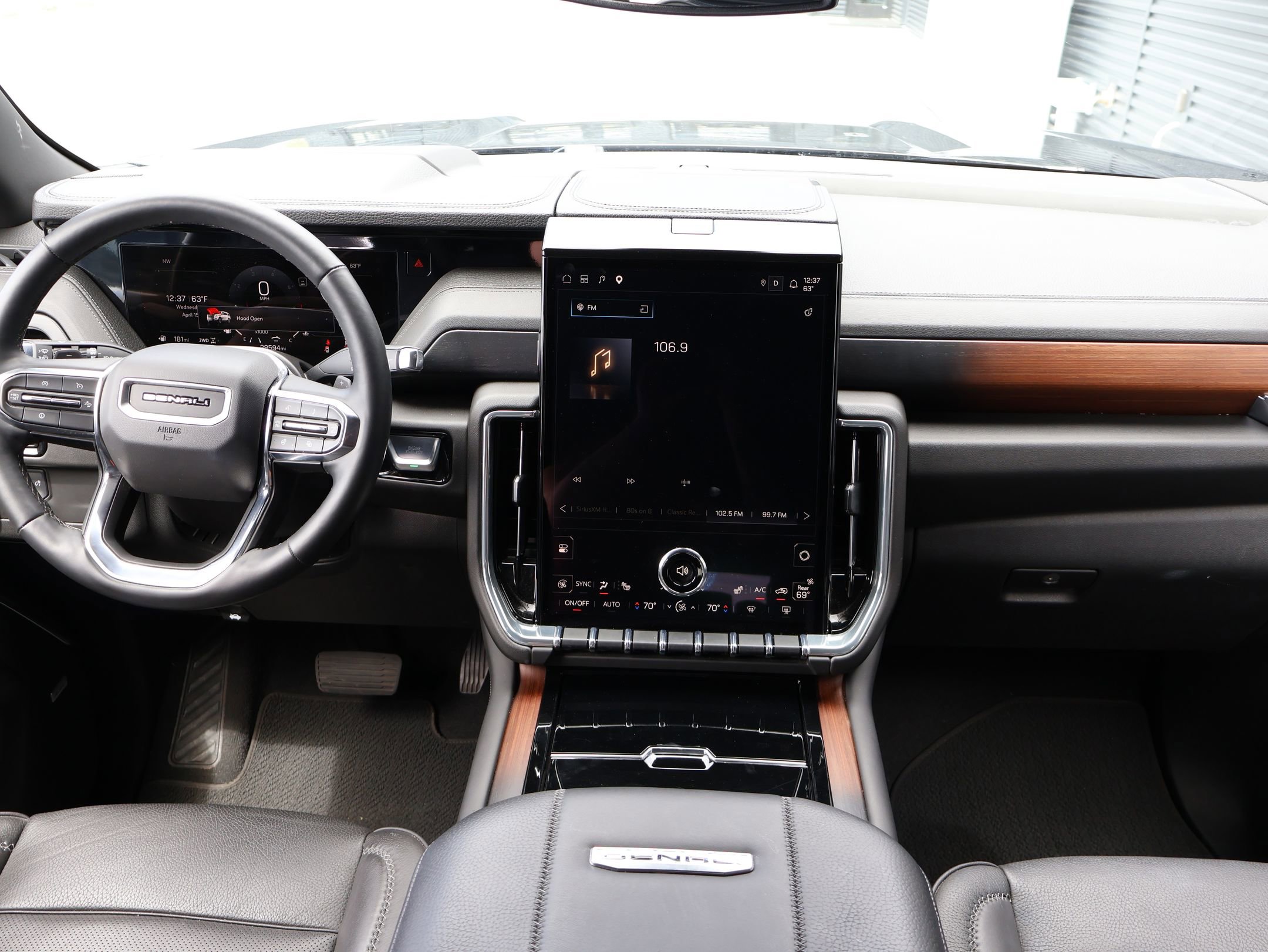 Used 2025 GMC Yukon XL Denali image 20
