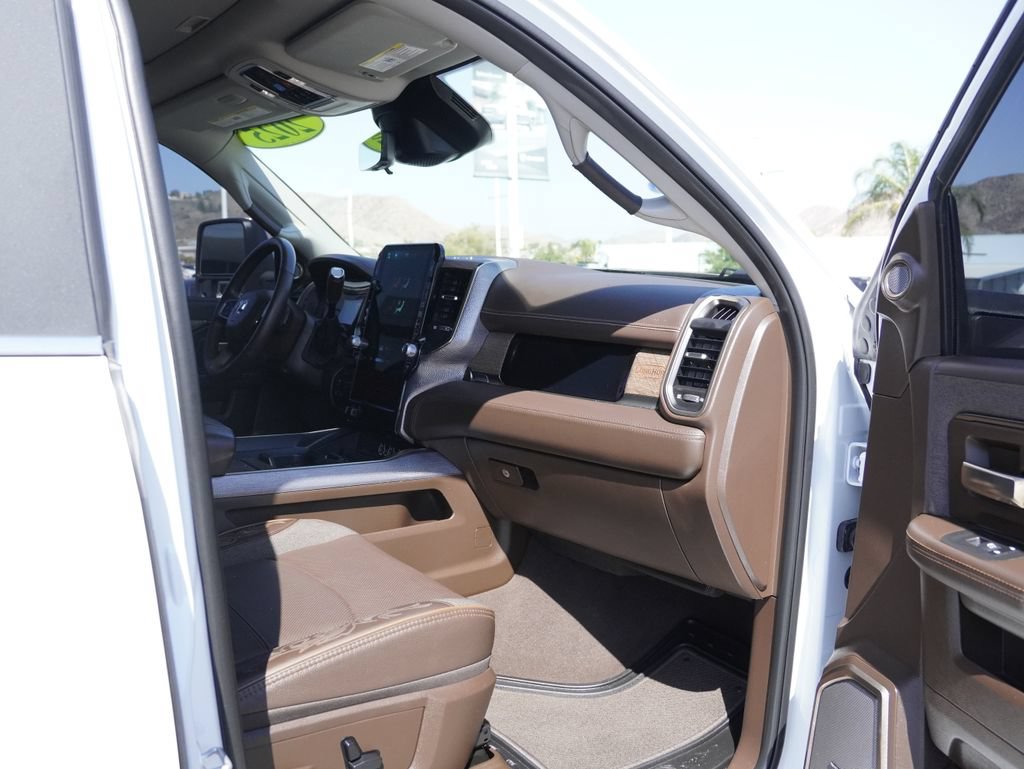 Used 2025 RAM 2500 Limited AWD/4WD image 30
