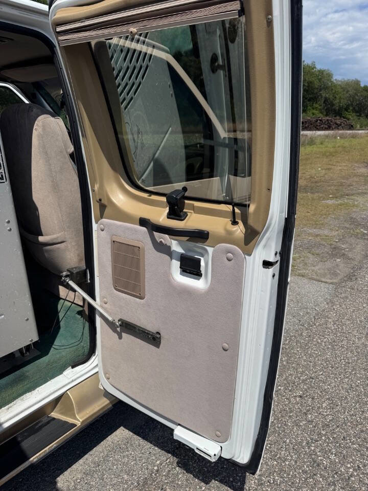 Used 1997 Ford E-150 and Econoline 150 RWD image 21