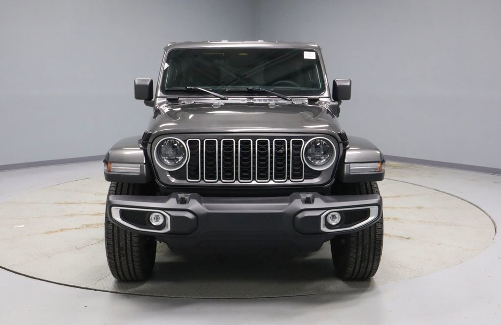 Used 2025 Jeep Wrangler Unlimited Sahara image 5