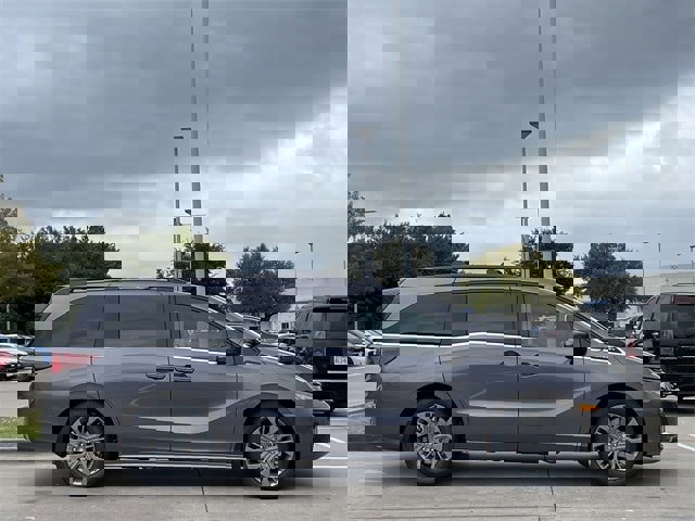 New 2026 Honda Odyssey Touring image 3
