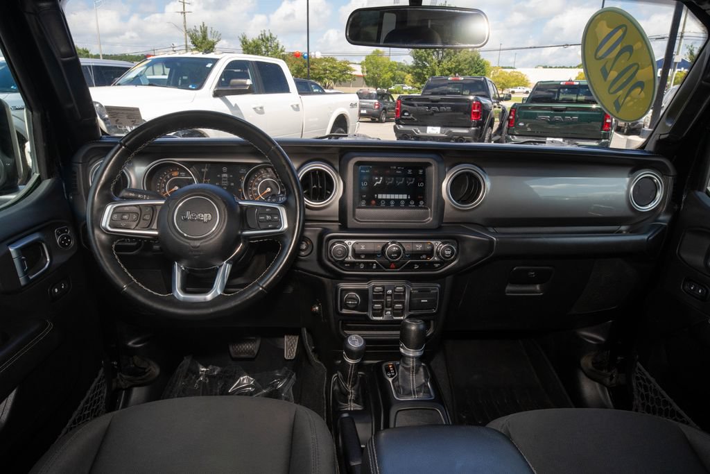 Used 2020 Jeep Wrangler Unlimited Sahara AWD/4WD image 18