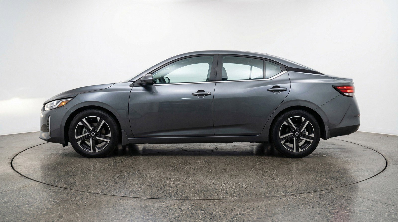 Used 2025 Nissan Sentra SV image 5