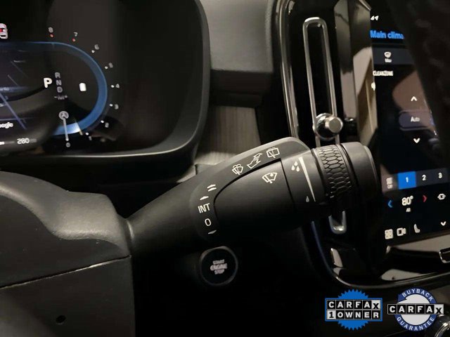 Used 2025 Volvo XC40 B5 Plus image 41