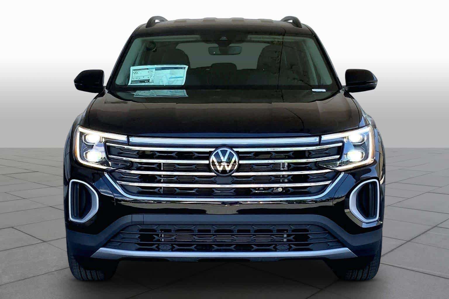 New 2026 Volkswagen Atlas SE FWD image 3