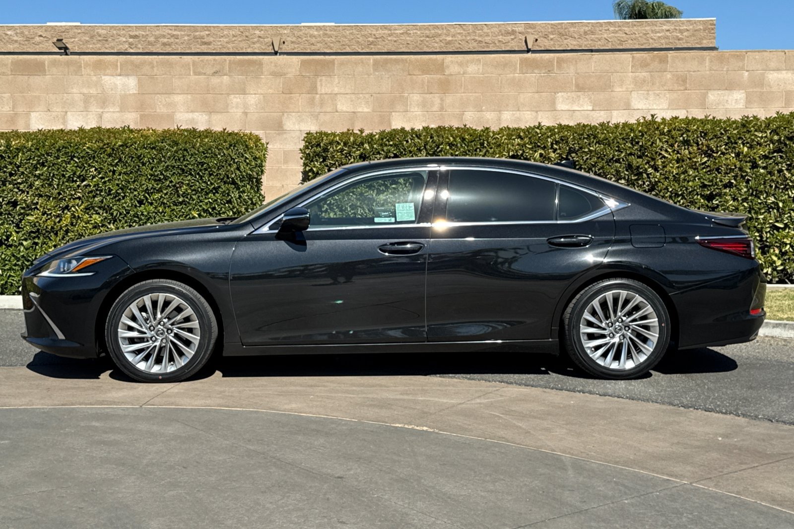 Certified 2022 Lexus ES 350 w/ Accessory Package 2 FWD image 7